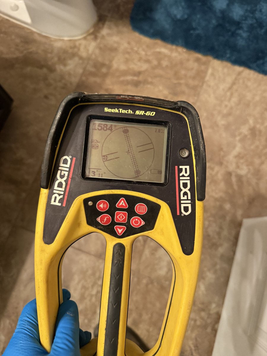 Electronic locator equipment used for leak detection